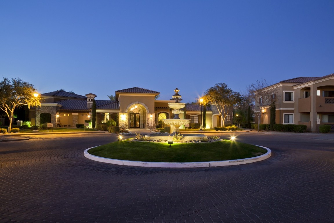 Versante fountain and community entry photo